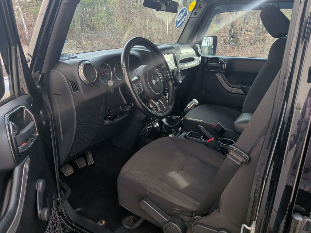 Used 2016 Jeep Wrangler Unlimited Sport w/ Max Tow Package AWD/4WD image 12