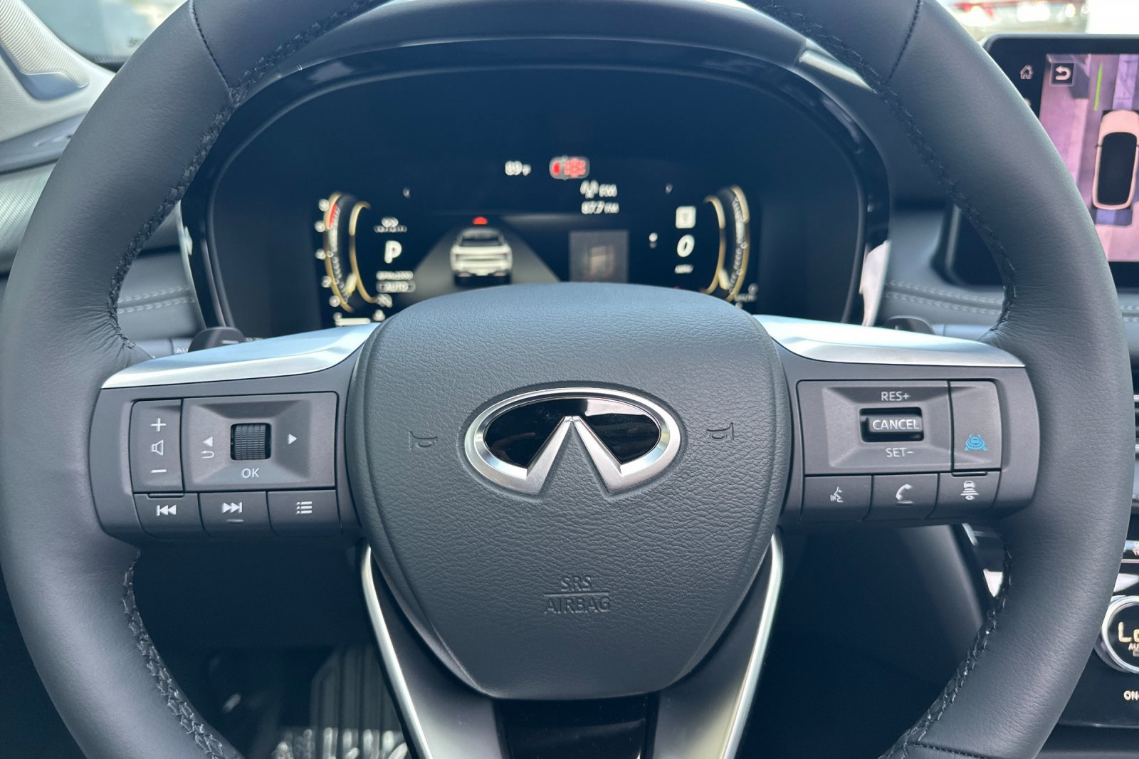 New 2027 INFINITI QX60 Luxe w/ Family Package AWD/4WD image 23