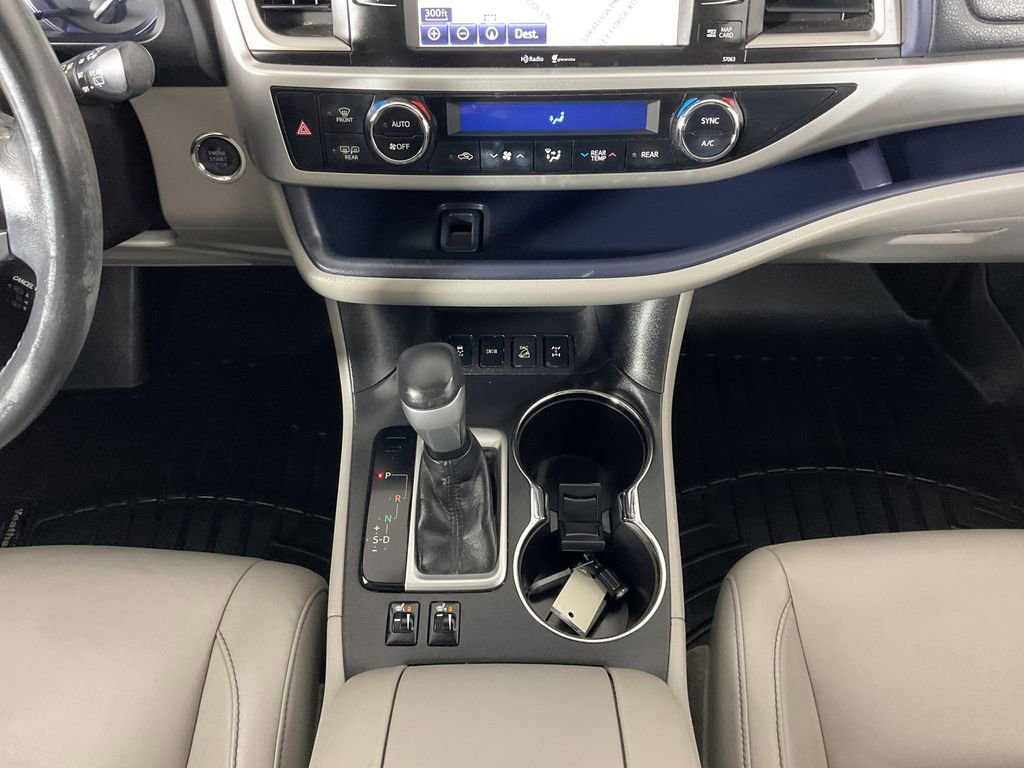 Used 2014 Toyota Highlander XLE image 15