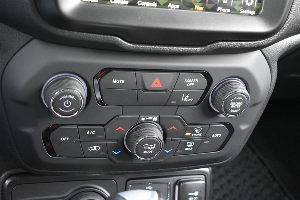 Used 2022 Jeep Renegade Trailhawk w/ Trailer Tow Group image 19