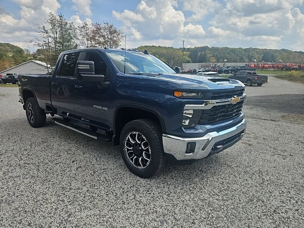 New 2026 Chevrolet Silverado 3500 LT w/ All Star Edition AWD/4WD image 7