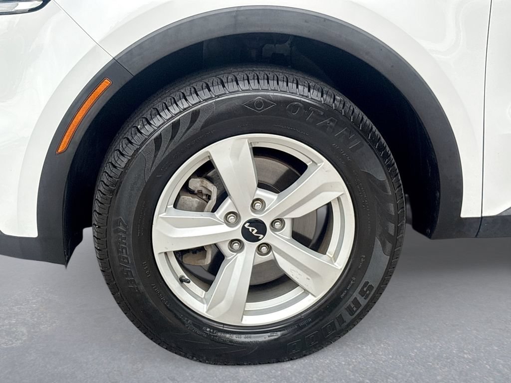 Used 2022 Kia Sorento LX AWD/4WD image 18