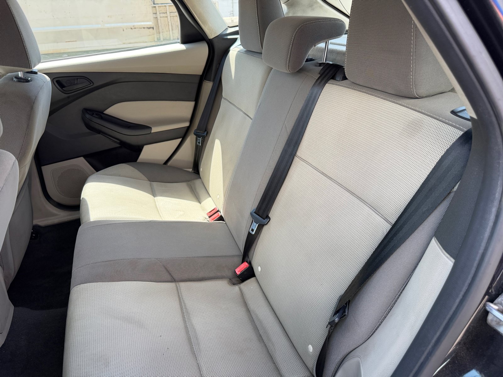 Used 2012 Ford Focus SE FWD image 26