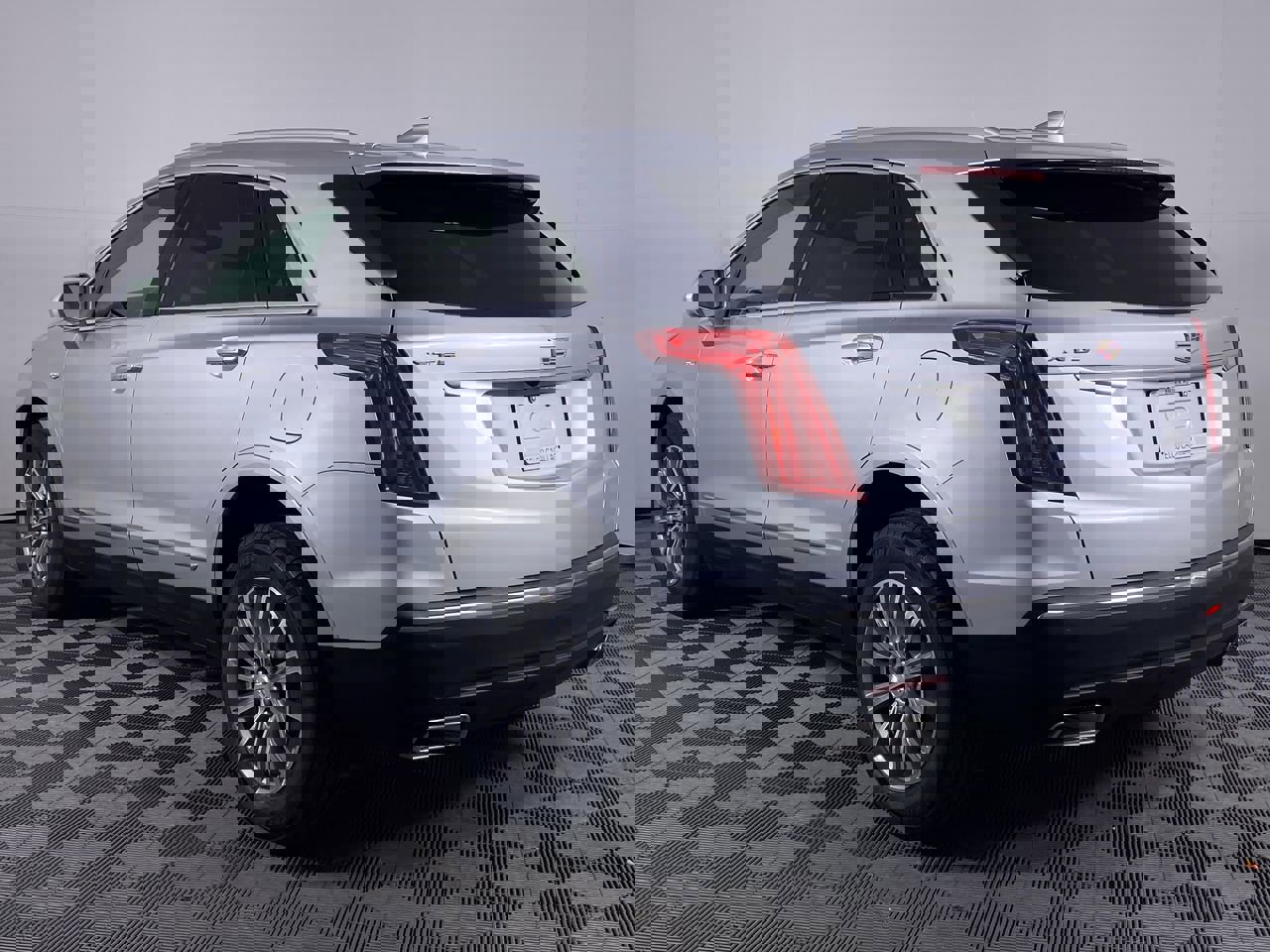 Certified 2017 Cadillac XT5 Luxury w/ Driver Awareness Package FWD image 36