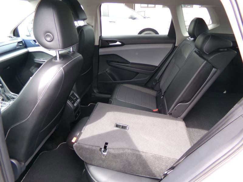 Used 2023 Volkswagen Taos SE image 36