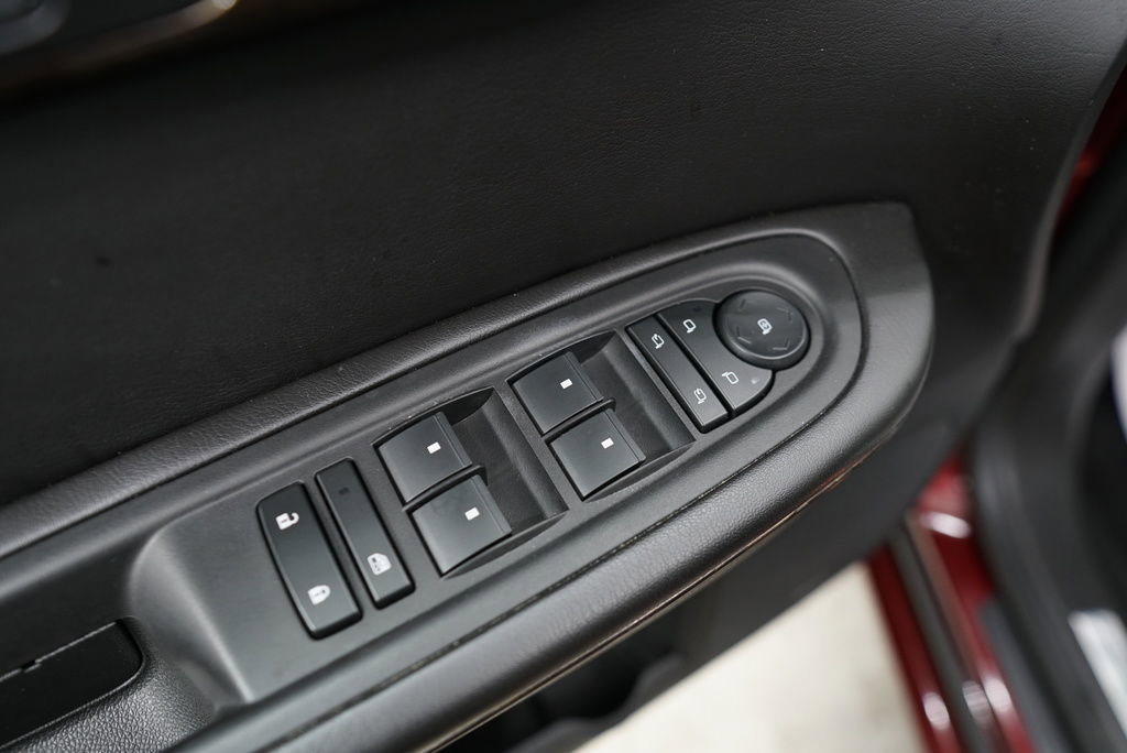 Used 2015 GMC Acadia Denali image 18