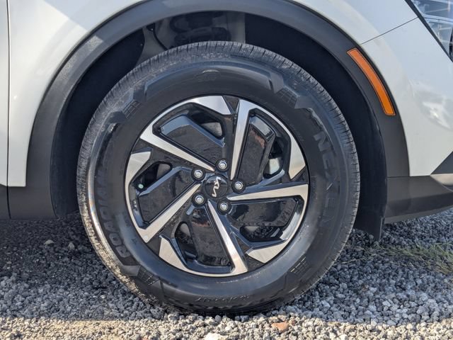 Certified 2025 Kia Sportage LX FWD image 11