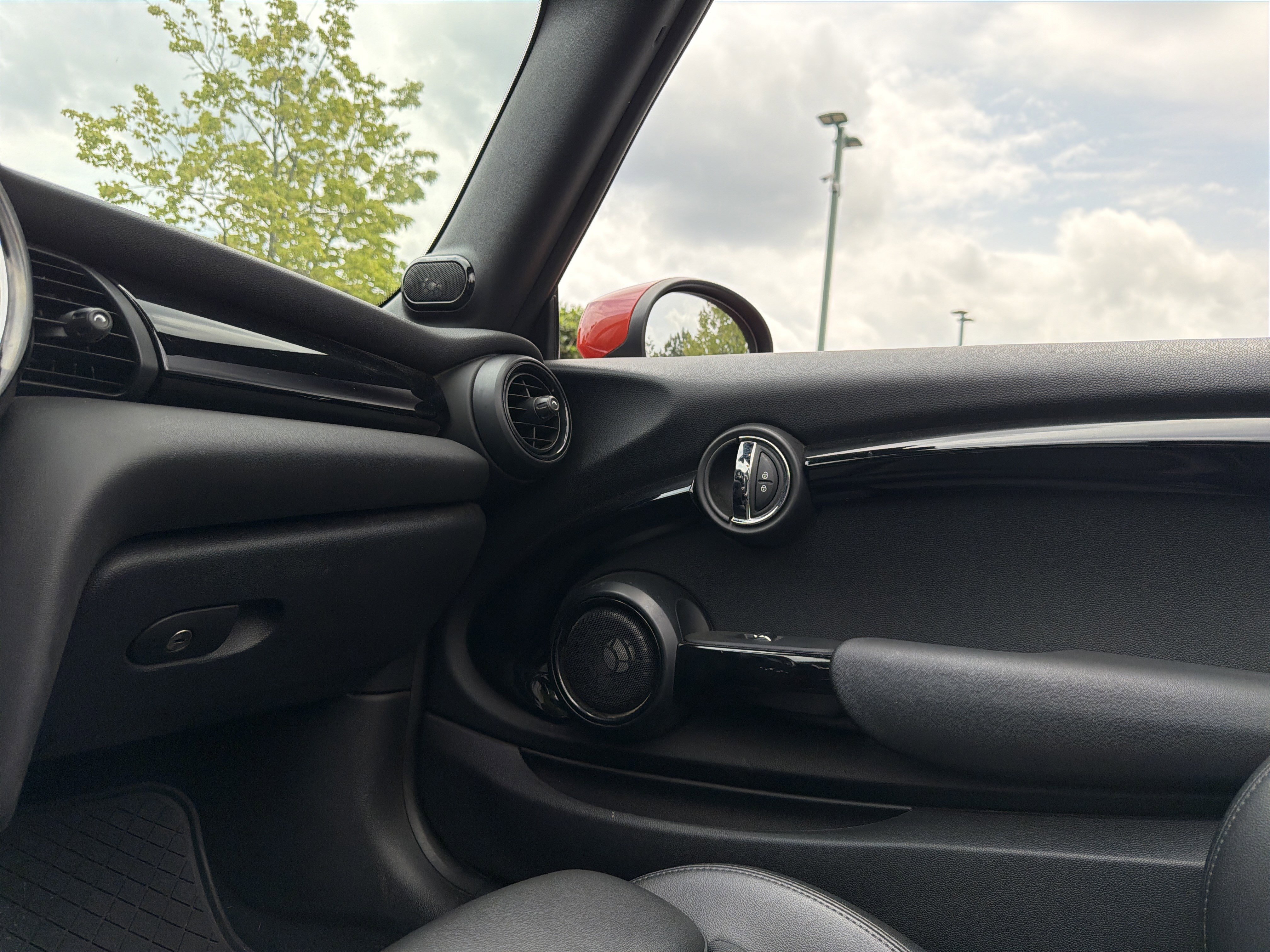 Used 2020 MINI Cooper Convertible w/ Premium Package FWD image 18