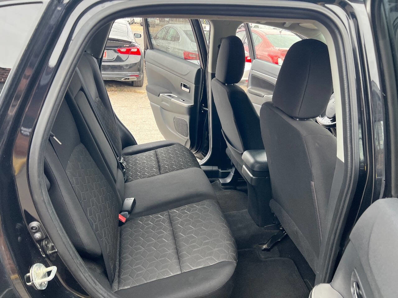 Used 2021 Mitsubishi Outlander Sport SE image 16