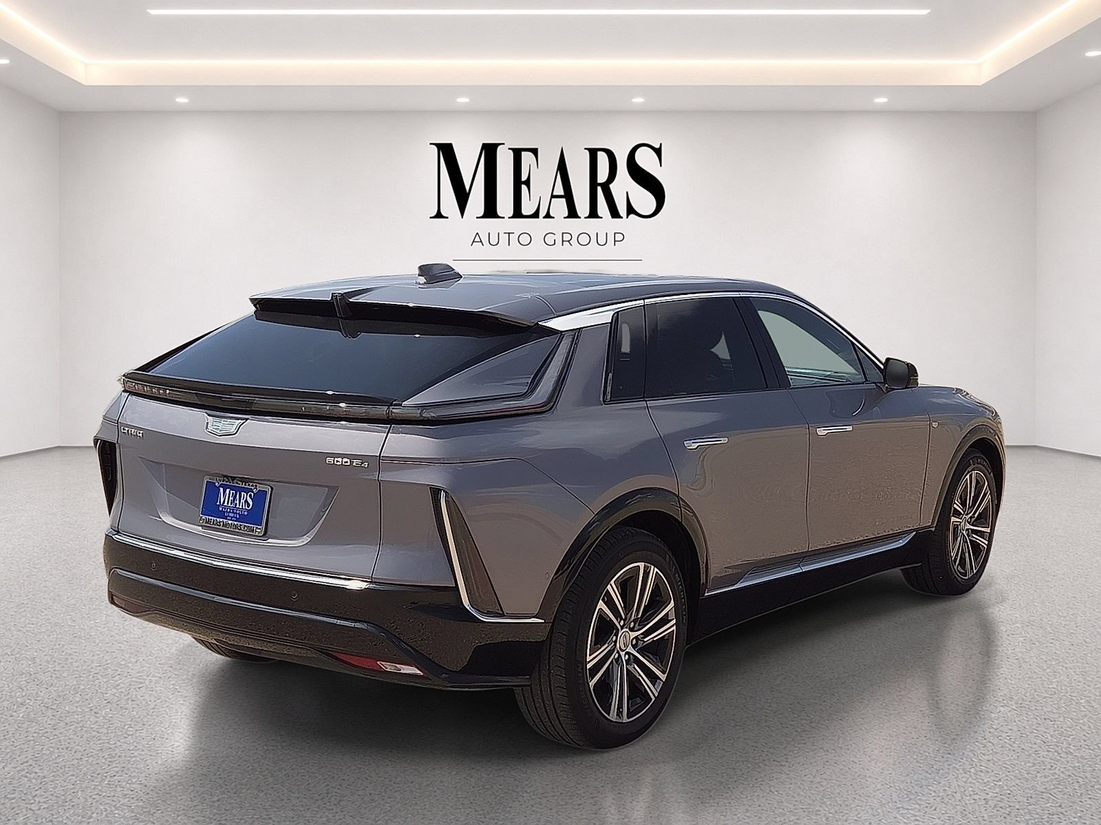 Used 2024 Cadillac Lyriq Luxury w/ LPO, Floor Liner Package AWD/4WD image 5