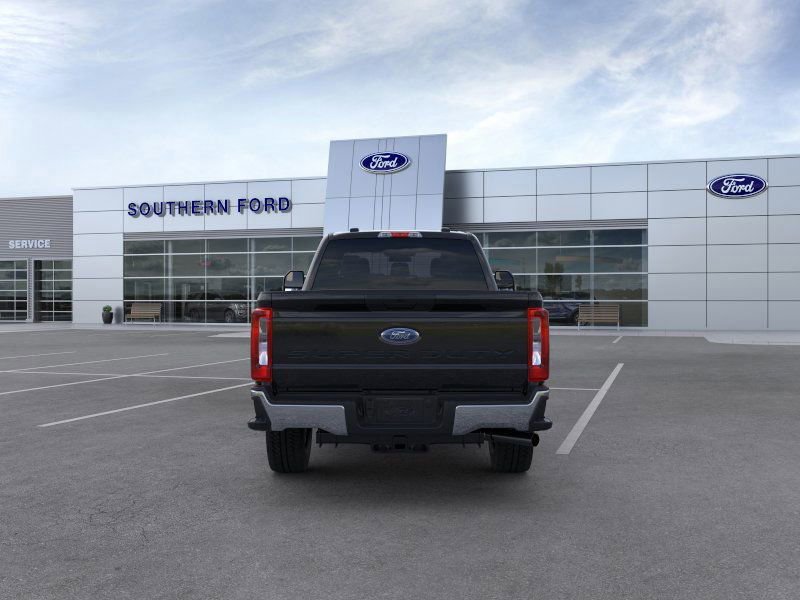 New 2025 Ford F350 XLT w/ FX4 Off-Road Package image 5