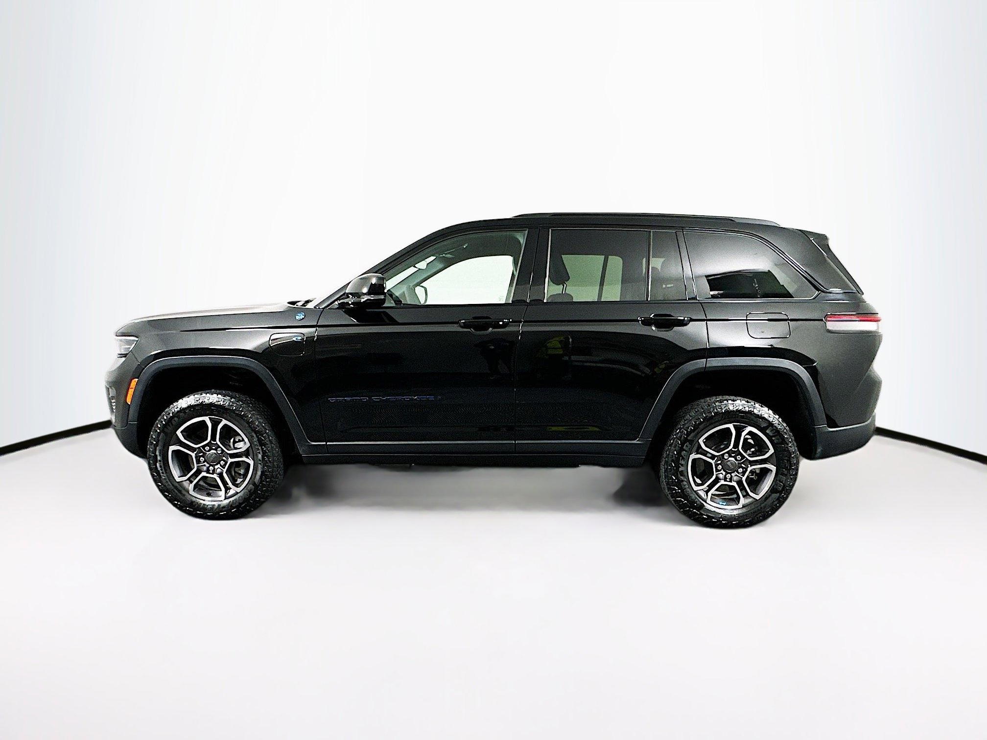 Used 2022 Jeep Grand Cherokee Trailhawk image 4