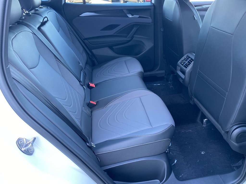 New 2026 Volkswagen Tiguan SE R-Line image 23