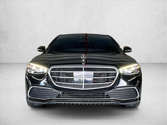 Used 2024 Mercedes-Benz S 580e 4MATIC Sedan image 3