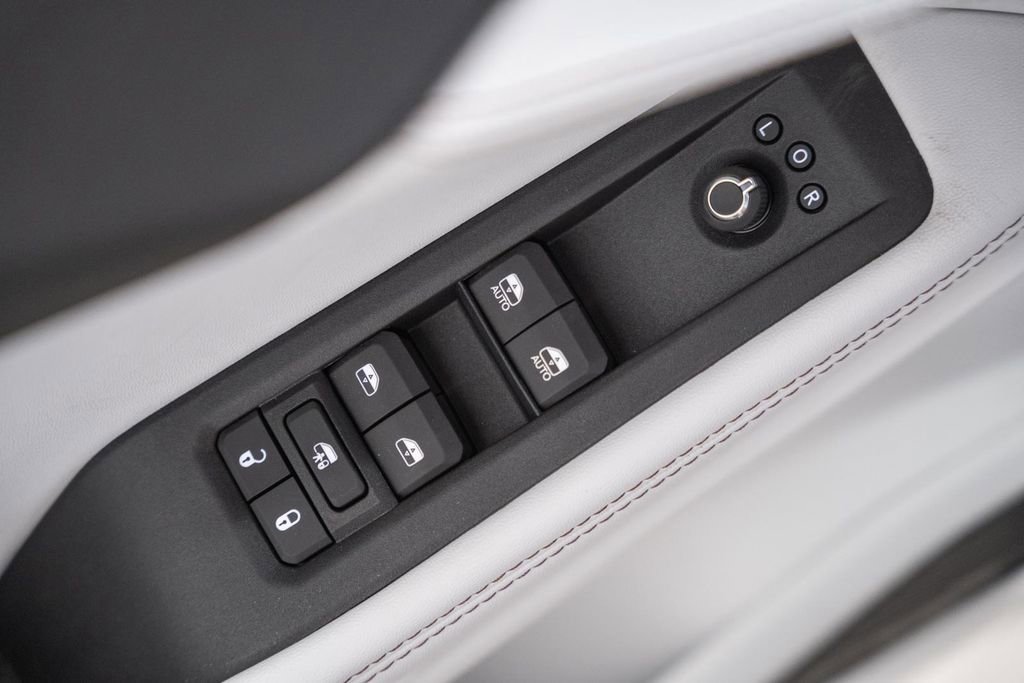 New 2026 Jeep Cherokee Overland image 41