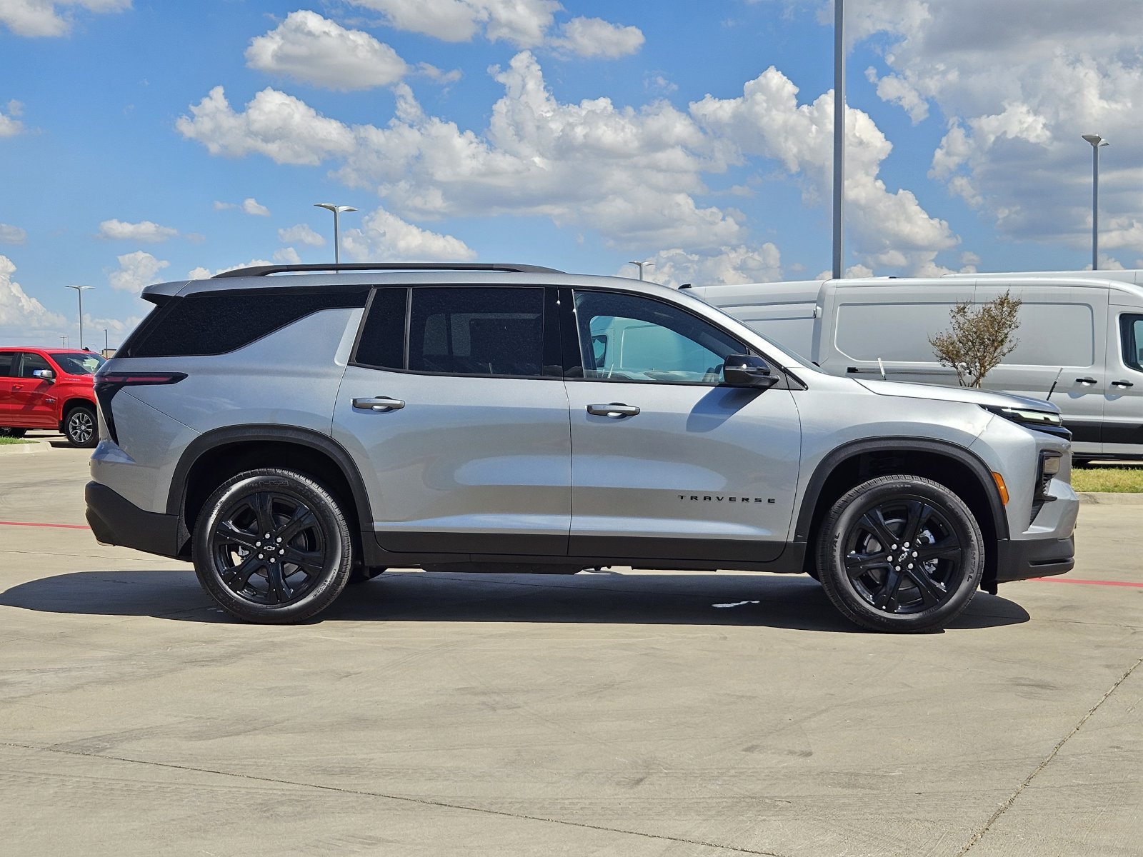 New 2027 Chevrolet Traverse LT w/ Midnight/Sport Edition FWD image 7