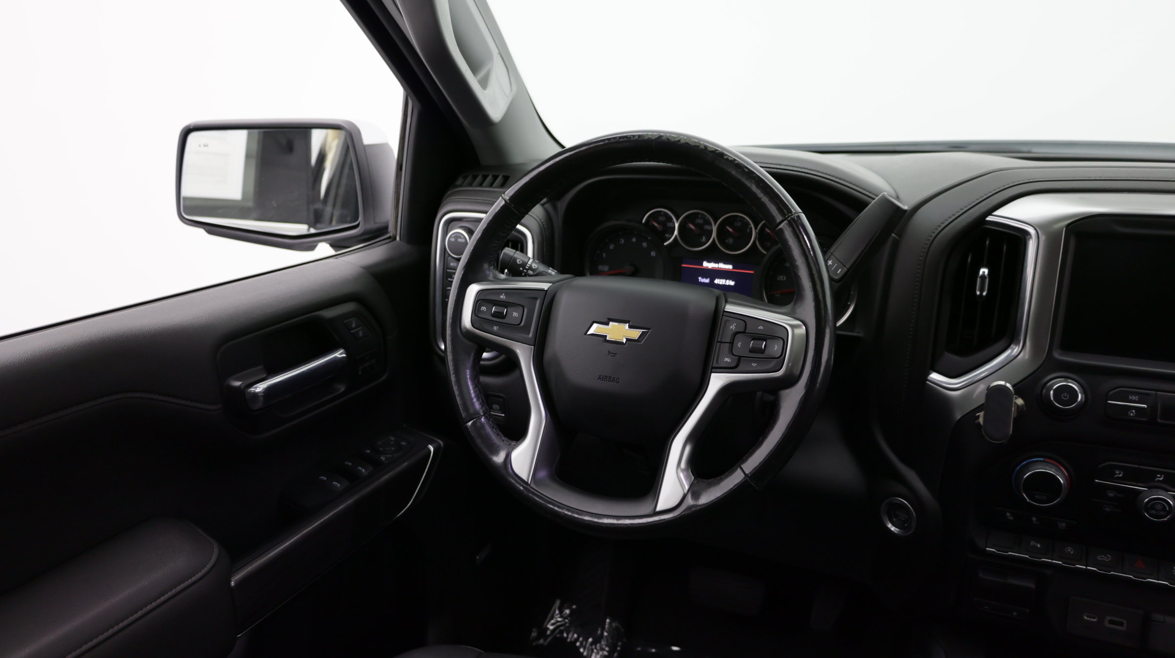 Used 2022 Chevrolet Silverado 1500 LTZ w/ LTZ Convenience Package II AWD/4WD image 30