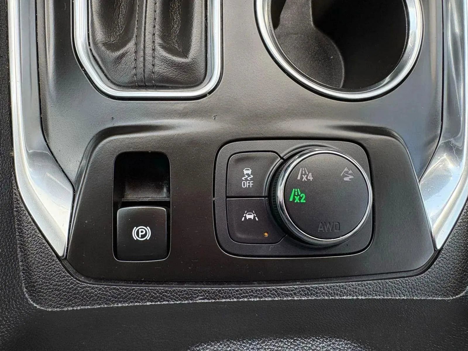 Used 2020 Chevrolet Traverse LT w/ Driver Confidence II Package image 27