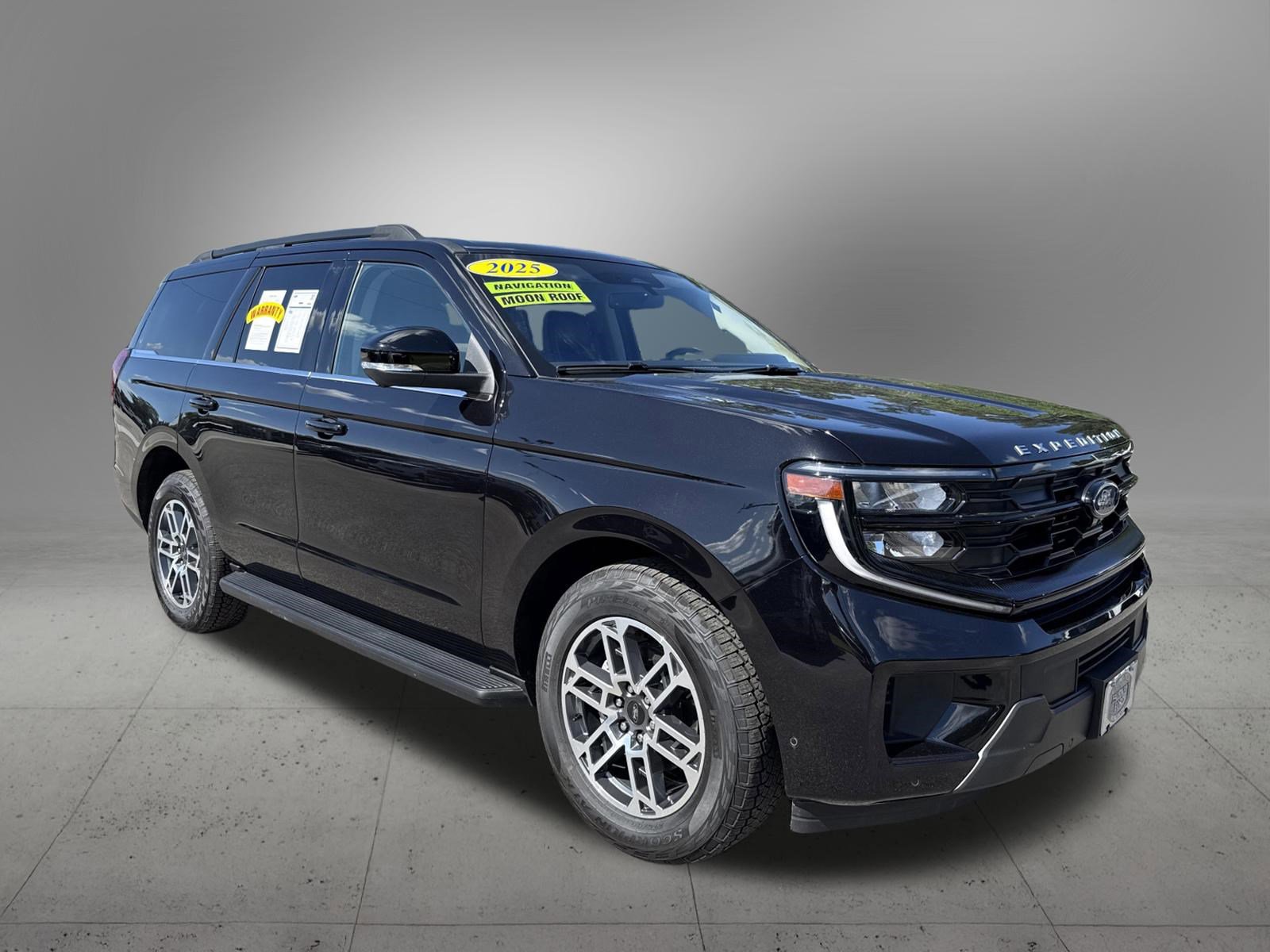 Used 2025 Ford Expedition Active AWD/4WD image 6