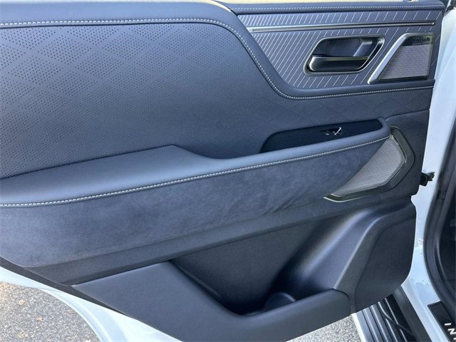 New 2026 INFINITI QX80 Autograph w/ Premium Cargo Package image 23