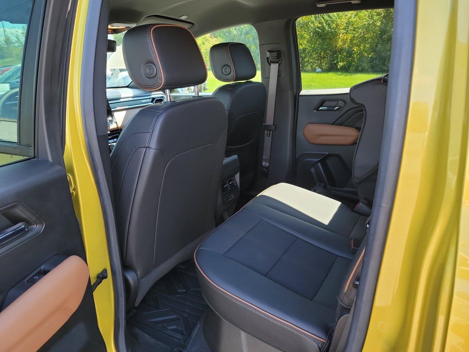 Used 2023 GMC Canyon AT4 AWD/4WD image 12