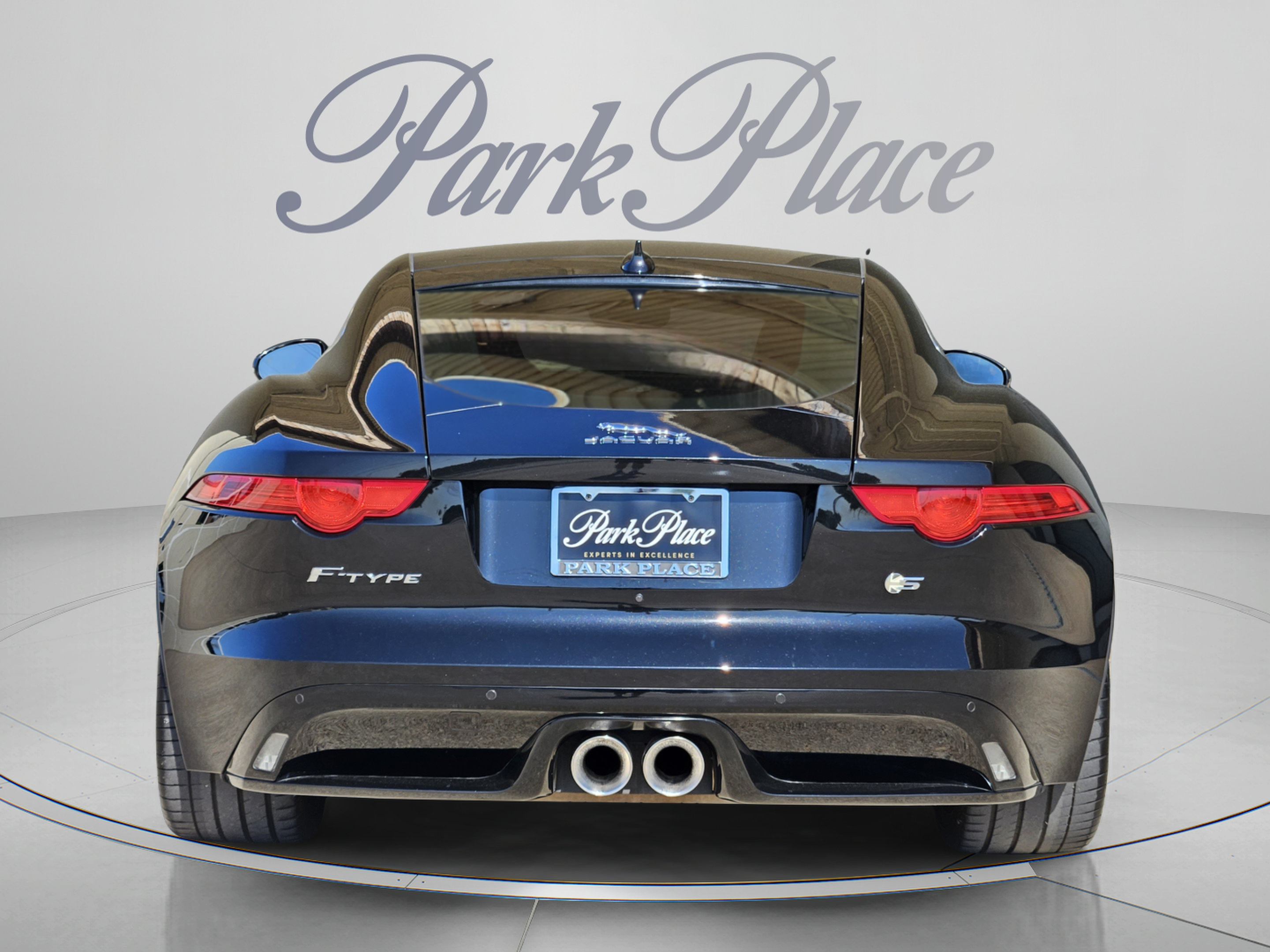 Used 2017 Jaguar F-TYPE S RWD image 4