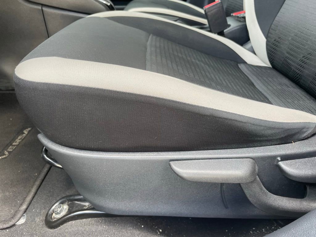 Used 2022 Nissan Versa SV image 10