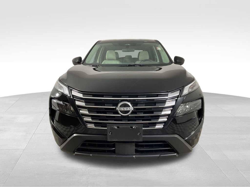 Used 2025 Nissan Rogue SV image 3