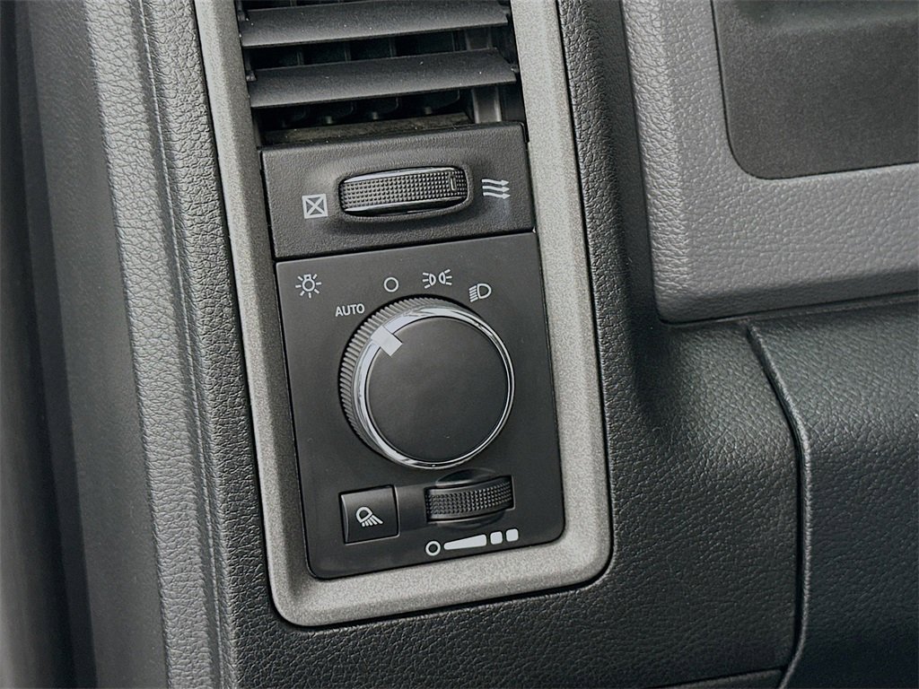 Used 2016 RAM 2500 Tradesman w/ Chrome Appearance Group image 10