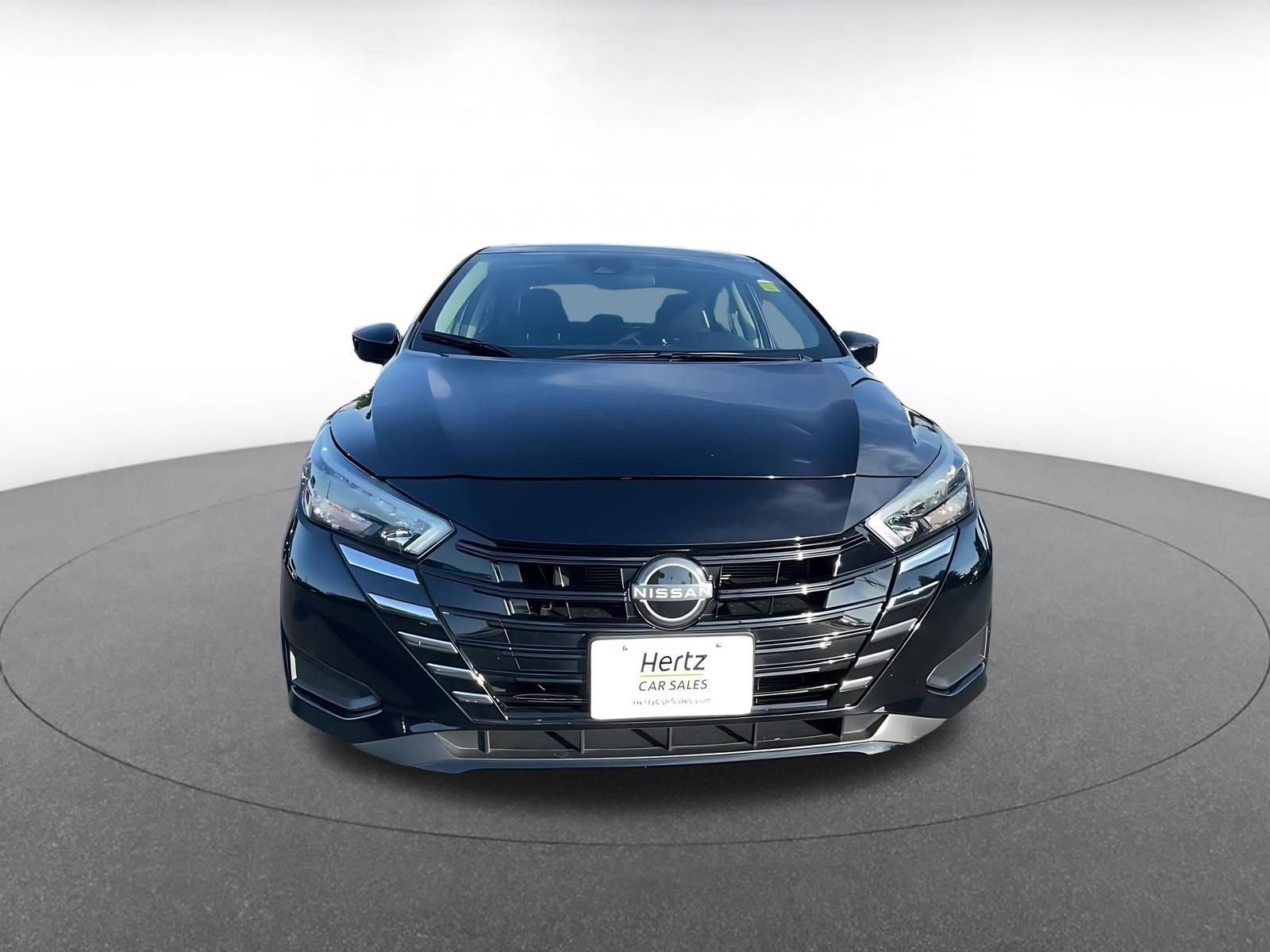 Used 2025 Nissan Versa SV image 4