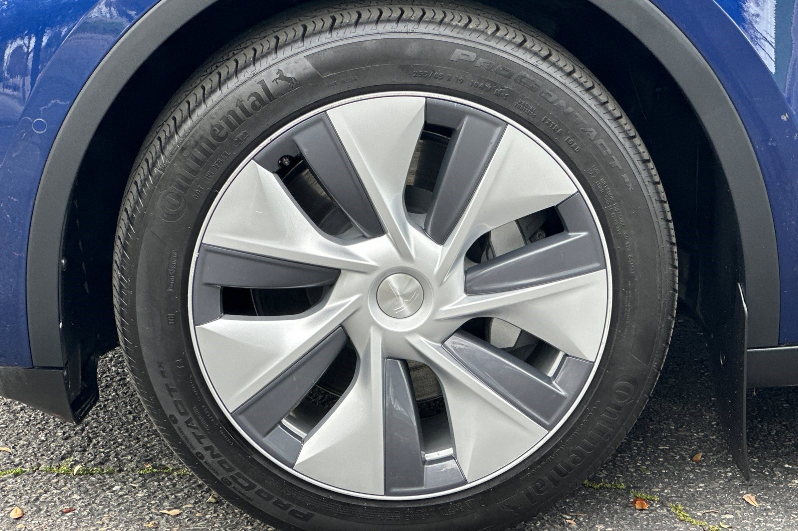 Used 2022 Tesla Model Y Long Range image 35