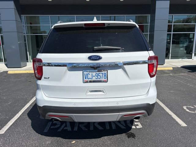 Used 2017 Ford Explorer XLT w/ Equipment Group 202A image 6
