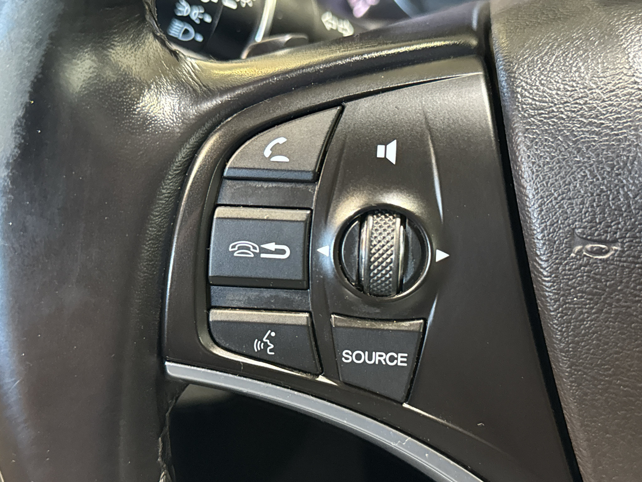 Used 2020 Acura MDX FWD image 24
