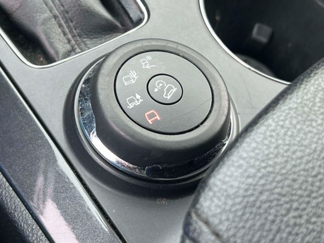 Used 2018 Ford Explorer XLT w/ Equipment Group 202A AWD/4WD image 34