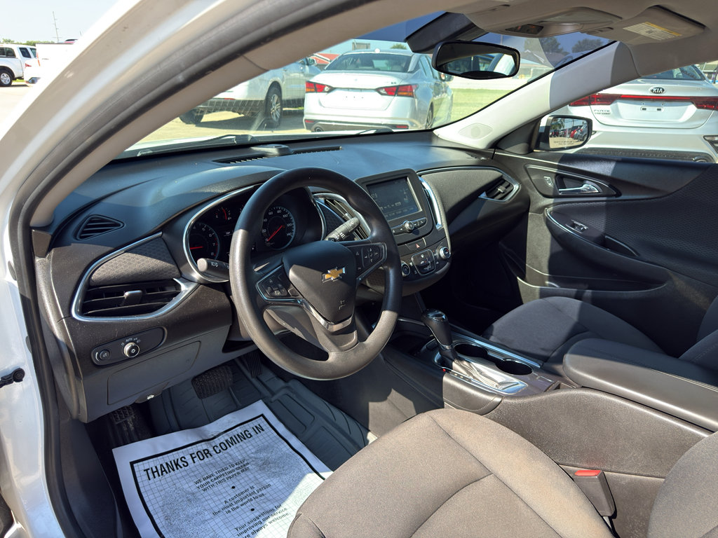 Used 2016 Chevrolet Malibu LT FWD image 9