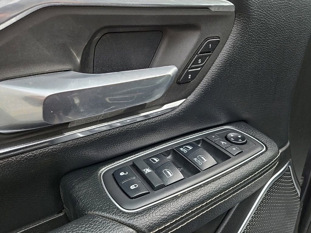 Used 2019 RAM 1500 Laramie AWD/4WD image 16