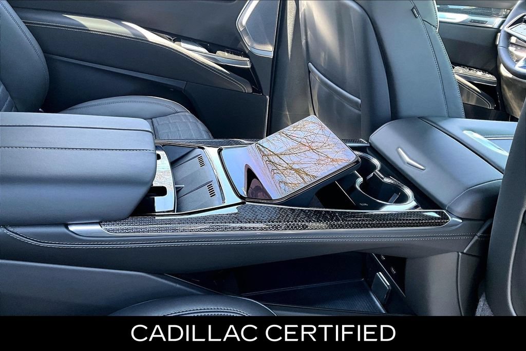 Used 2026 Cadillac Escalade ESV V AWD/4WD image 37