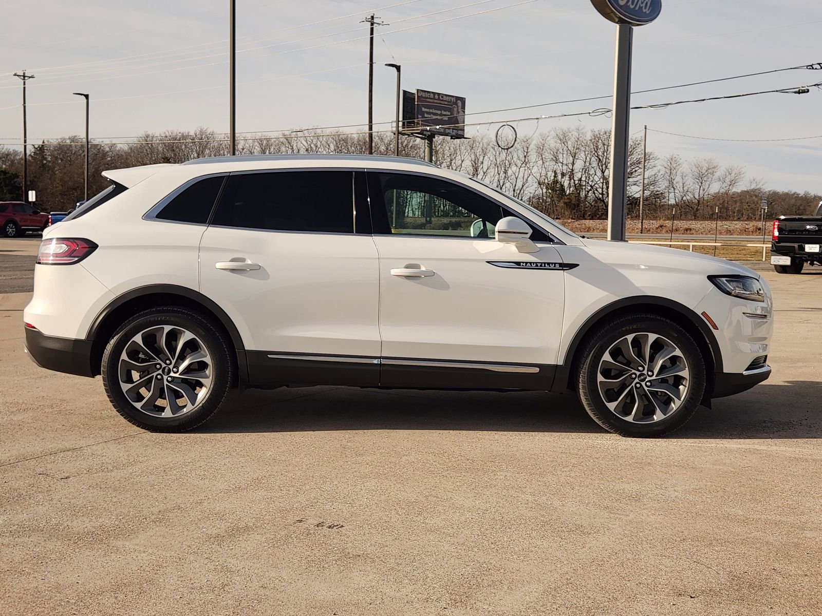 Used 2023 Lincoln Nautilus Reserve image 7