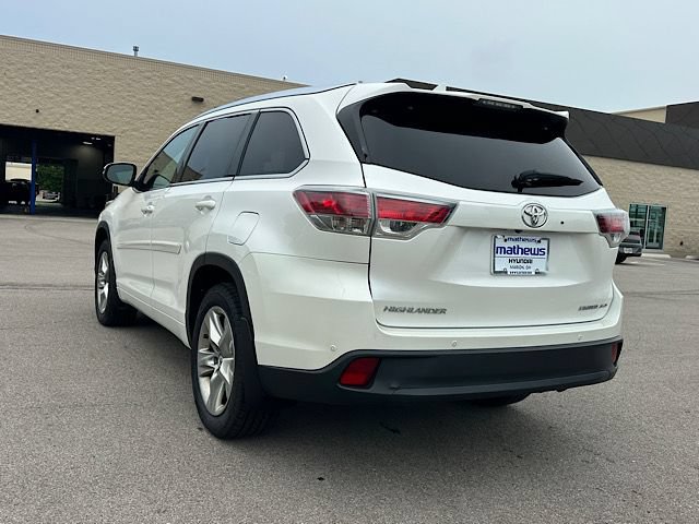 Used 2016 Toyota Highlander Limited w/ Four Season Floor Mat Package AWD/4WD image 6