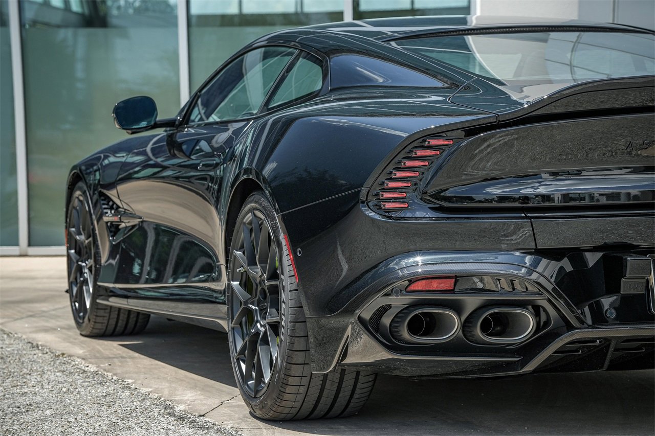 New 2025 Aston Martin Vanquish Coupe image 19