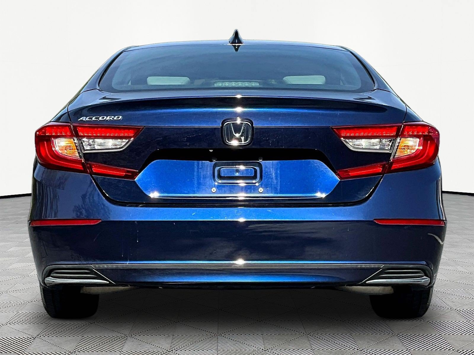 Used 2018 Honda Accord EX-L image 5