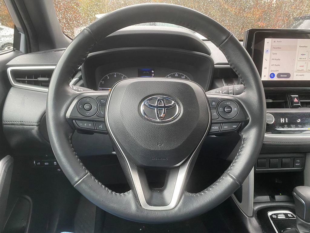 Used 2024 Toyota Corolla Cross SE image 15