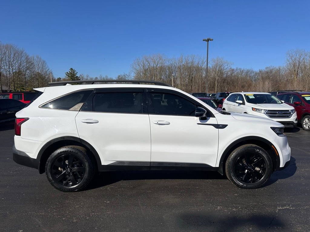Used 2022 Kia Sorento S w/ Panoramic Sunroof Package image 2