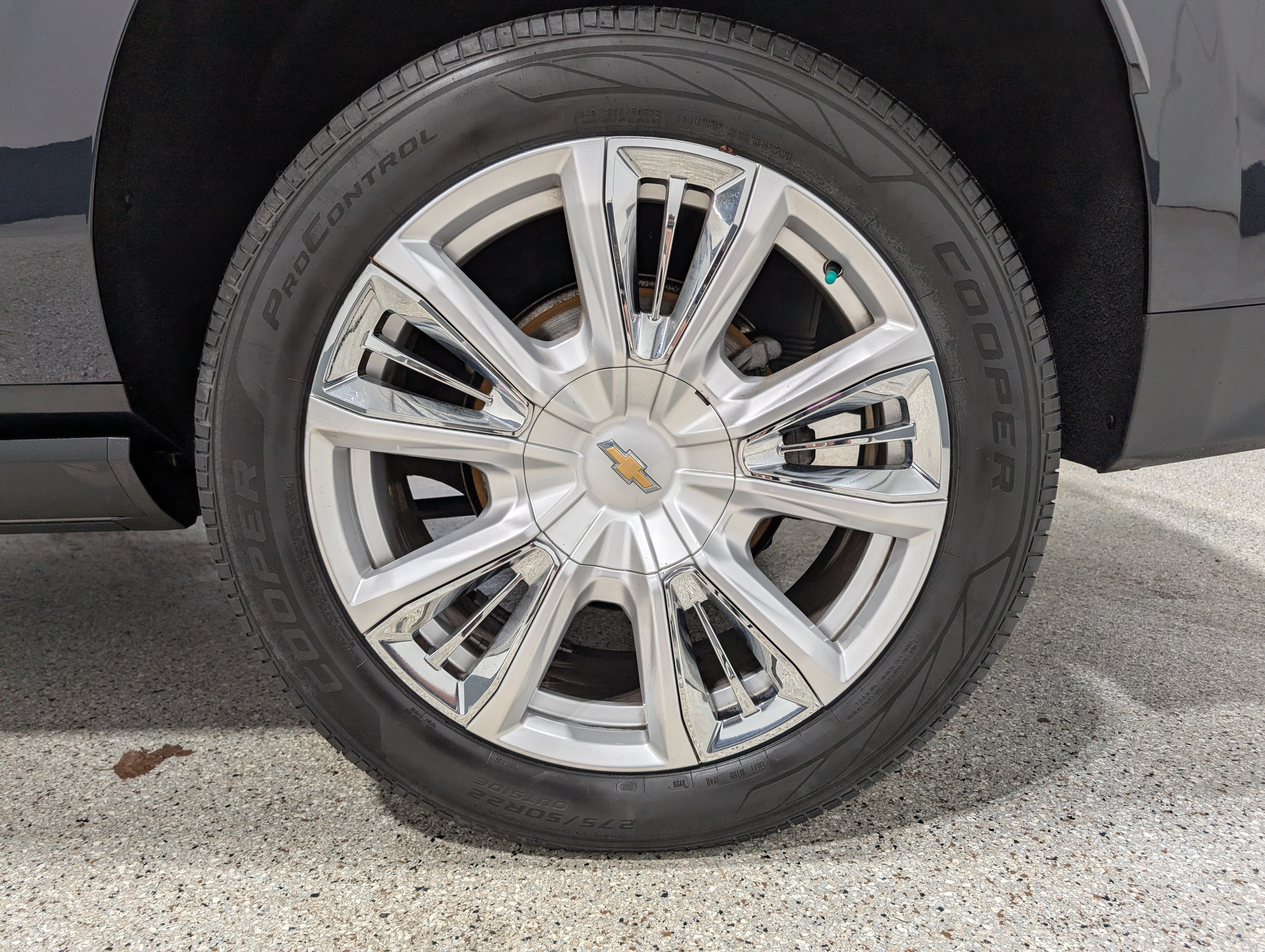 Used 2021 Chevrolet Suburban High Country AWD/4WD image 12