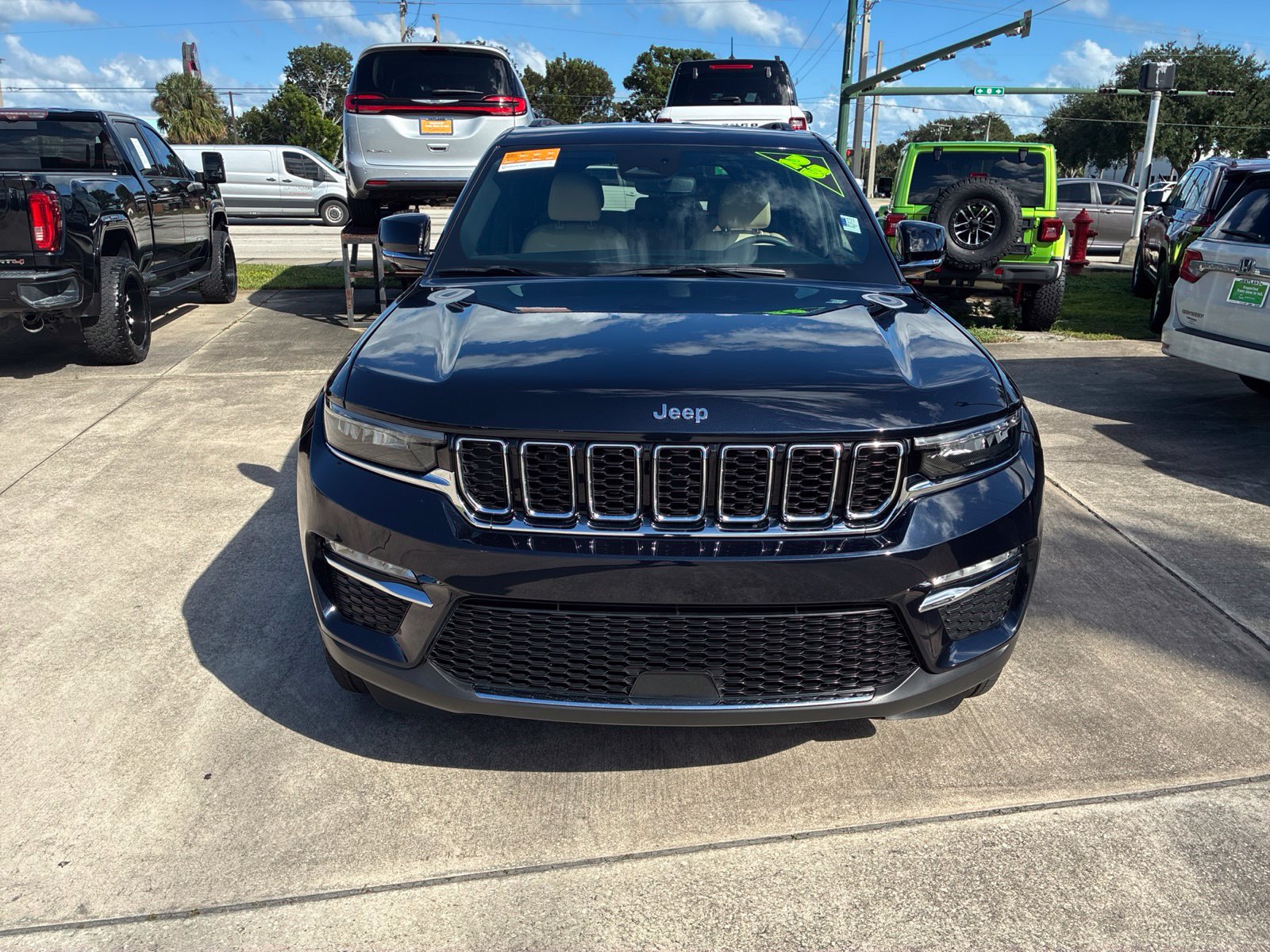 Certified 2023 Jeep Grand Cherokee Limited w/ Trailer Tow Prep Group (B) AWD/4WD image 46