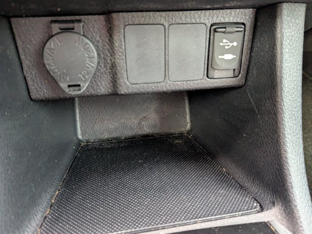 Used 2018 Toyota Corolla LE FWD image 19