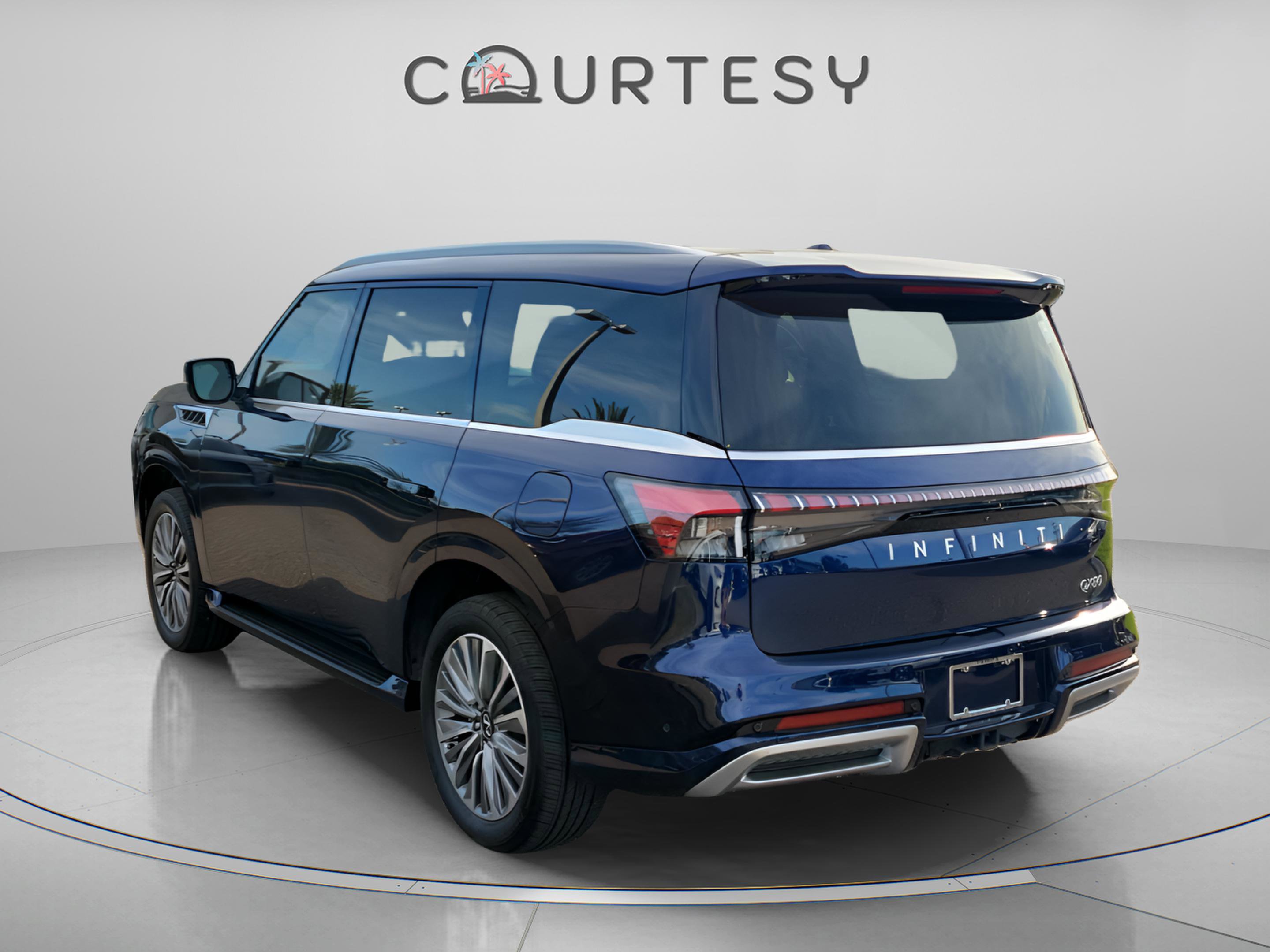 Used 2025 INFINITI QX80 Luxe image 2