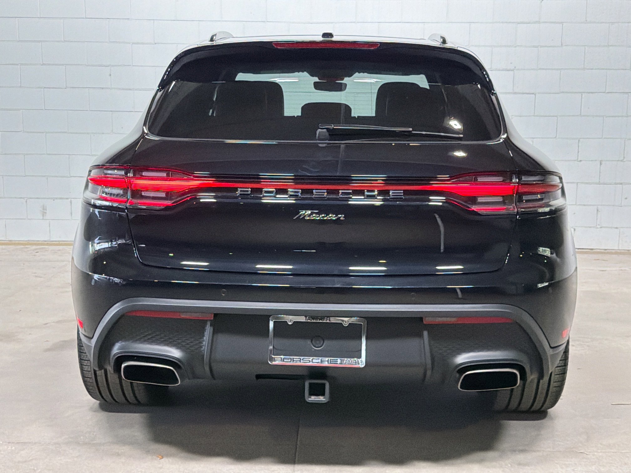 Certified 2026 Porsche Macan AWD/4WD image 8