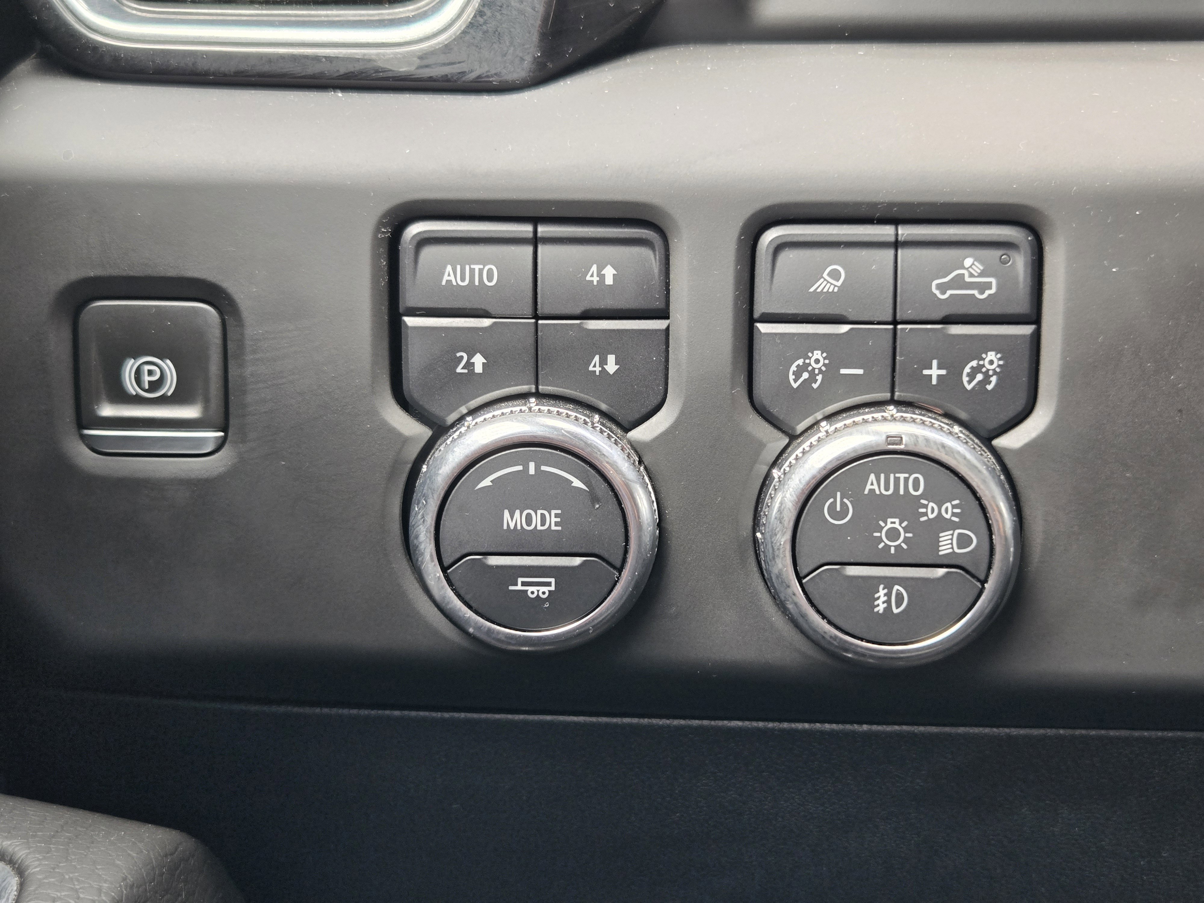 Used 2024 GMC Sierra 3500 Denali w/ Denali Reserve Package AWD/4WD image 17