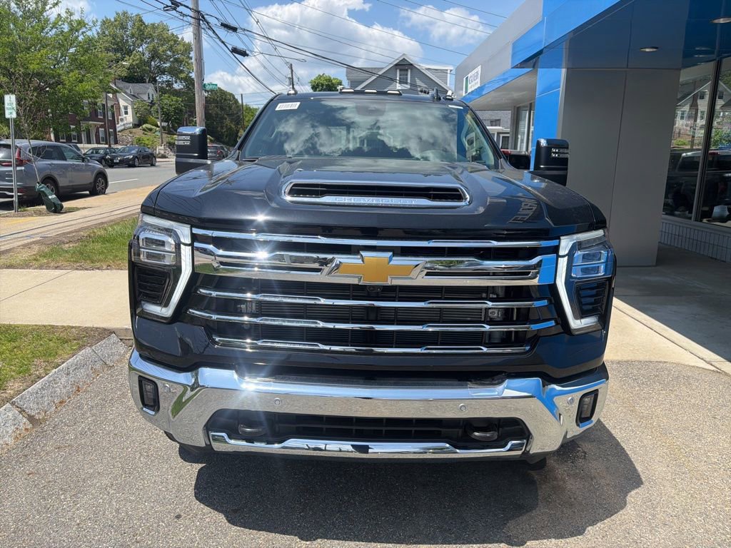 New 2026 Chevrolet Silverado 2500 LTZ w/ LTZ Plus Package AWD/4WD image 8